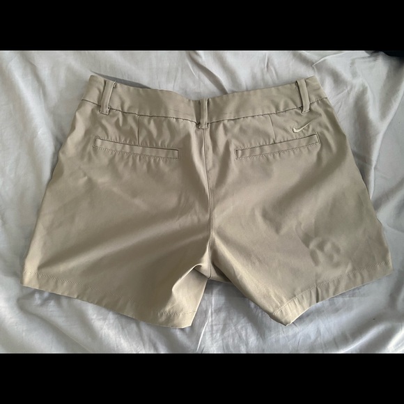 Nike Golf Dri Fit khaki shorts - Picture 2 of 2